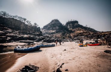 Rafting the Zambezi18