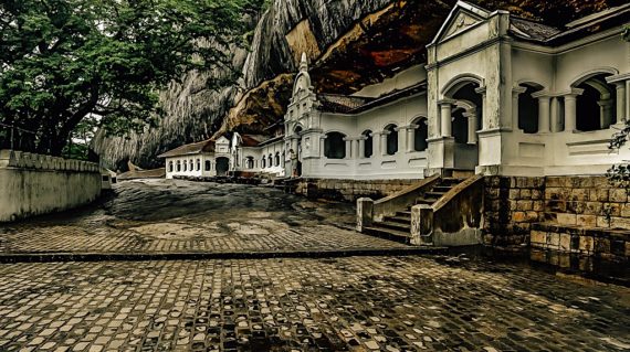 Sri Lanka Exped Dambulla Cave temple4