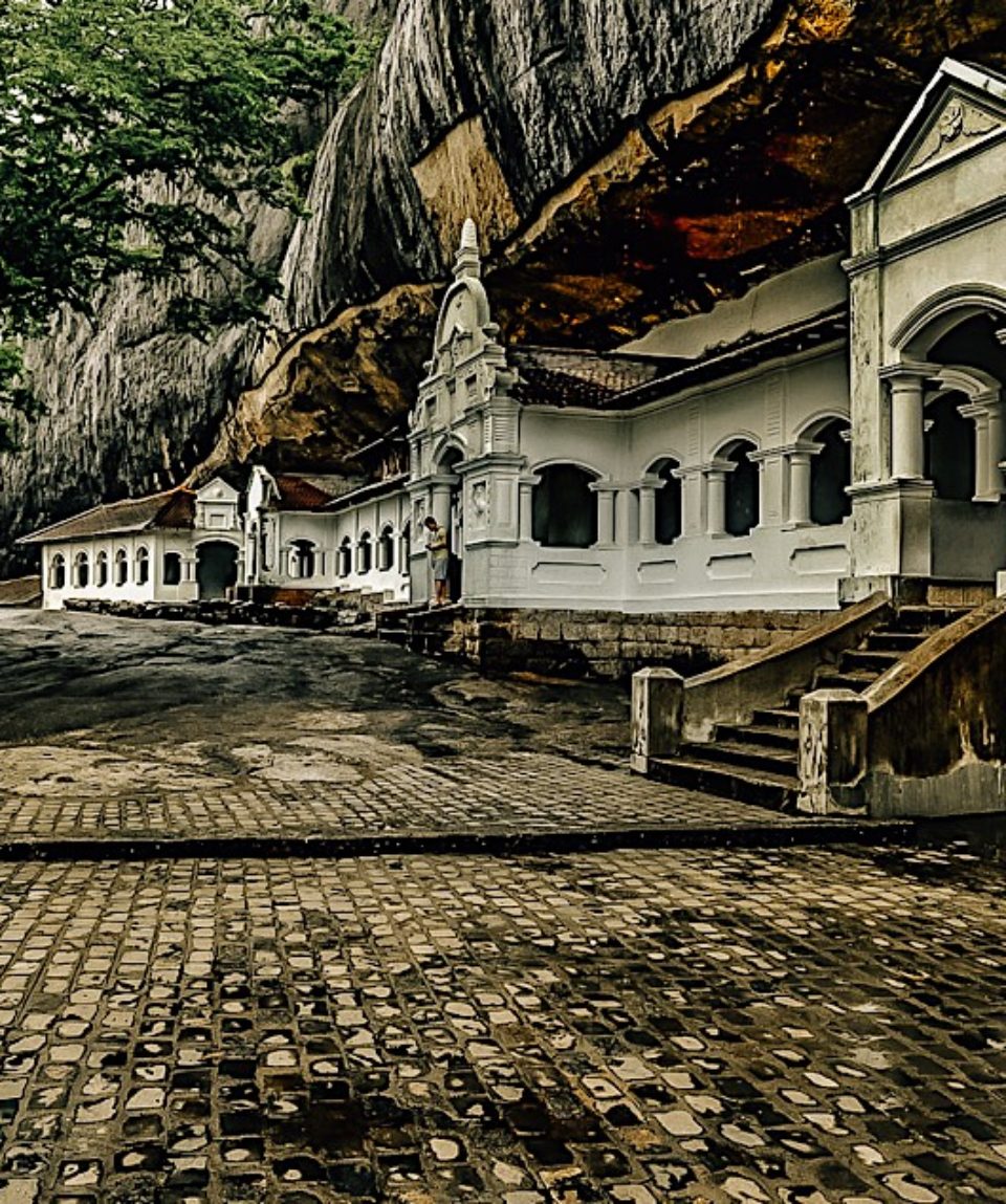 Sri Lanka Exped Dambulla Cave temple4